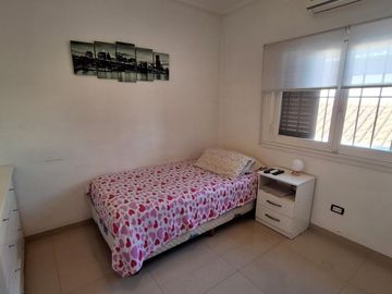 CASA EN VENTA ADROGUÉ QUINCHO Y COCHERA