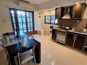 CASA EN VENTA ADROGUÉ QUINCHO Y COCHERA