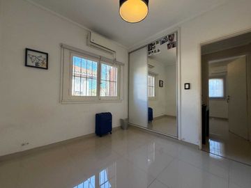 CASA EN VENTA ADROGUÉ QUINCHO Y COCHERA