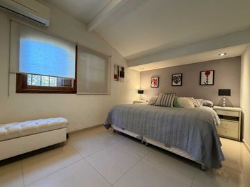 CASA EN VENTA ADROGUÉ QUINCHO Y COCHERA