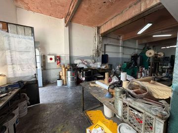 Alquiler amplio galpón San Martin + opc. vivienda