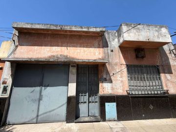 Alquiler amplio galpón San Martin + opc. vivienda