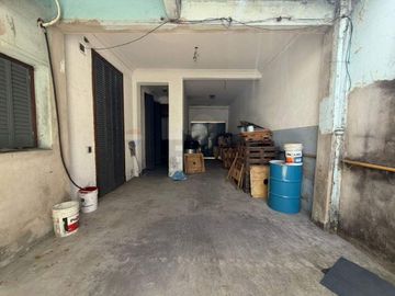 Alquiler amplio galpón San Martin + opc. vivienda
