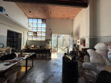 Alquiler amplio galpón San Martin + opc. vivienda