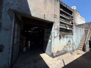 Alquiler amplio galpón San Martin + opc. vivienda