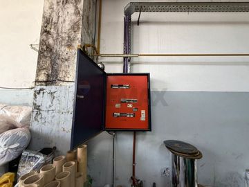 Alquiler amplio galpón San Martin + opc. vivienda