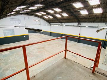 Galpón en alquiler | Más de 500 m² | impecable