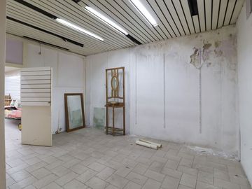 VENTA  CASA 5 amb / PARQUE y 2 LOCALES COMERCIALES