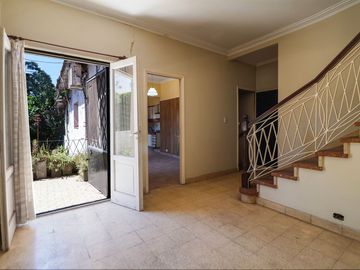VENTA  CASA 5 amb / PARQUE y 2 LOCALES COMERCIALES