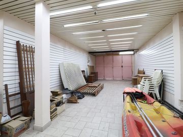 VENTA  CASA 5 amb / PARQUE y 2 LOCALES COMERCIALES