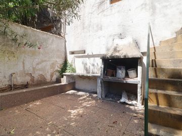 VENTA  CASA 5 amb / PARQUE y 2 LOCALES COMERCIALES