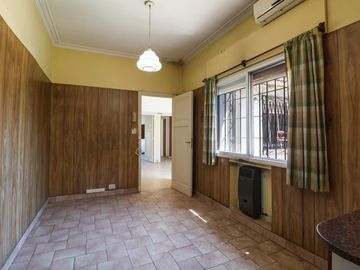 VENTA  CASA 5 amb / PARQUE y 2 LOCALES COMERCIALES