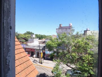 VENTA  CASA 5 amb / PARQUE y 2 LOCALES COMERCIALES