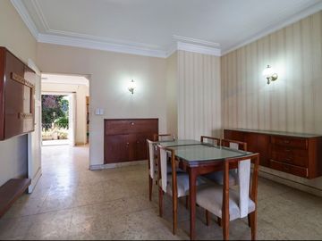 VENTA  CASA 5 amb / PARQUE y 2 LOCALES COMERCIALES