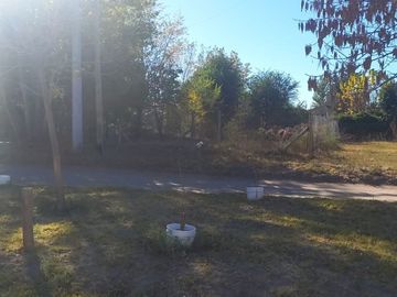 VENTA LOTE DE 358 m2 BARRIO DON LUKACS