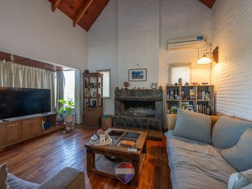 VENTA CASA 3 DORMITORIOS+PILETA FALDA DEL CARMEN