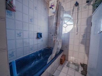 OPORTUNIDAD. 4 ambs en Tercer piso por escalera