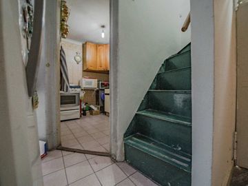 OPORTUNIDAD. 4 ambs en Tercer piso por escalera