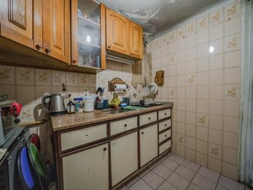 OPORTUNIDAD. 4 ambs en Tercer piso por escalera