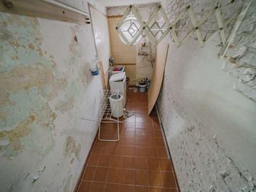 OPORTUNIDAD. 4 ambs en Tercer piso por escalera