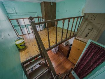 OPORTUNIDAD. 4 ambs en Tercer piso por escalera