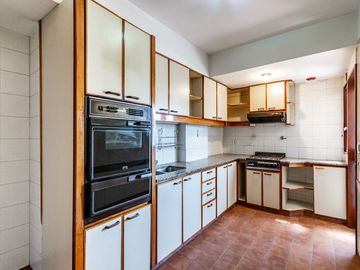 VENTA 4 AMB -BALCÓN- COCHERA-BAULERA-V. PUEYRREDÓN
