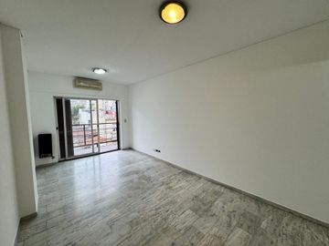 Departamento Espacioso 2 Ambientes Con 2 balcones