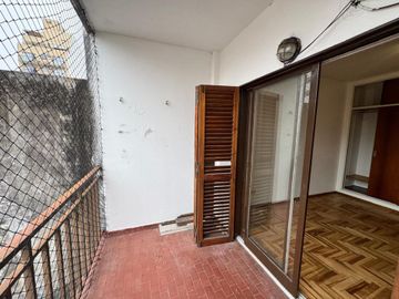 Departamento Espacioso 2 Ambientes Con 2 balcones