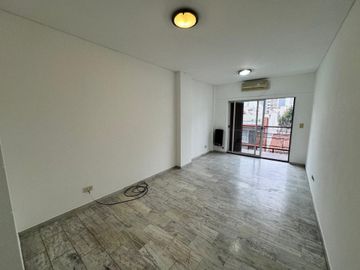 Departamento Espacioso 2 Ambientes Con 2 balcones
