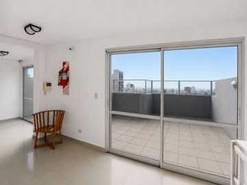 HERMOSO DEPTO 3 AMB CON BALCON, COCHERA Y BAULERA
