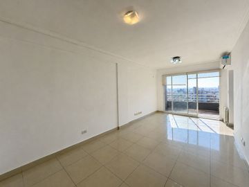 HERMOSO DEPTO 3 AMB CON BALCON, COCHERA Y BAULERA