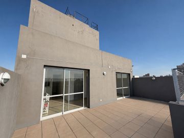HERMOSO DEPTO 3 AMB CON BALCON, COCHERA Y BAULERA
