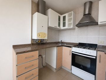 HERMOSO DEPTO 3 AMB CON BALCON, COCHERA Y BAULERA