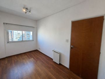 HERMOSO DEPTO 3 AMB CON BALCON, COCHERA Y BAULERA