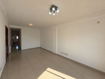 HERMOSO DEPTO 3 AMB CON BALCON, COCHERA Y BAULERA