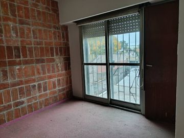 VENTA PH DE TRES DORM BARRIO TRIANGULO