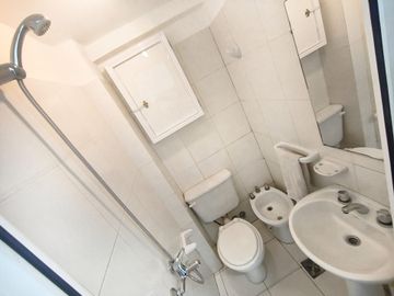 VENTA DEPTO 4 AMBIENTES + DEPENDENCIA EN FLORES