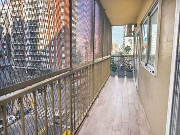 VENTA DEPTO 4 AMBIENTES + DEPENDENCIA EN FLORES