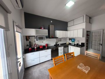 VENTA QUINTA 6 AMBIENTES PTE DERQUI PILAR 995 MTS