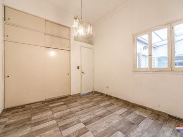 VENTA PH 2 AMBIENTES CON PATIO SIN EXPENSAS