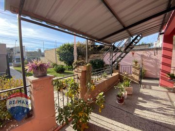 VENTA CASA 3 AMB + 2 DEPTOS, VICTORIA