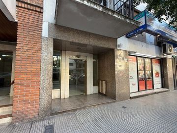 VENTA DEPTO 4 AMB AL FRENTE FLORES
