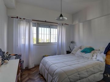VENTA DEPTO 4 AMB AL FRENTE FLORES