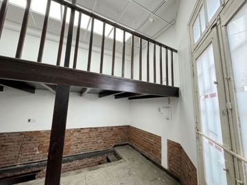 Excelente Oportunidad Comercial a mts del Clinicas