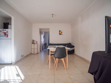 VENTA DEPTO 2 AMBIENTES CON PATIO REM ESCALADA
