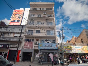 VENTA DEPTO 2 AMBIENTES CON PATIO REM ESCALADA