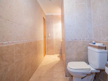 VENTA DEPTO 2 AMBIENTES CON PATIO REM ESCALADA
