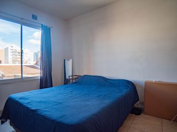 VENTA DEPTO 2 AMBIENTES CON PATIO REM ESCALADA
