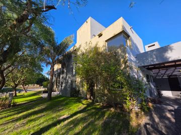VENTA CASA 5 AMB AL AGUA AMARRA S. ISIDRO LABRADOR