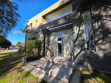 VENTA CASA 5 AMB AL AGUA AMARRA S. ISIDRO LABRADOR